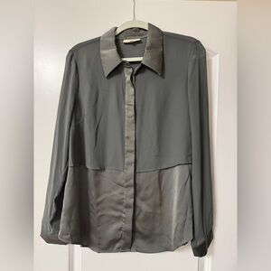 Melloday silver/gray button down shirt, size L